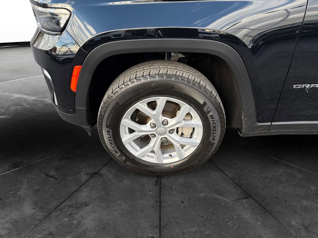 Used 2023 Jeep Grand Cherokee Limited w/ Luxury Tech Group II image 14