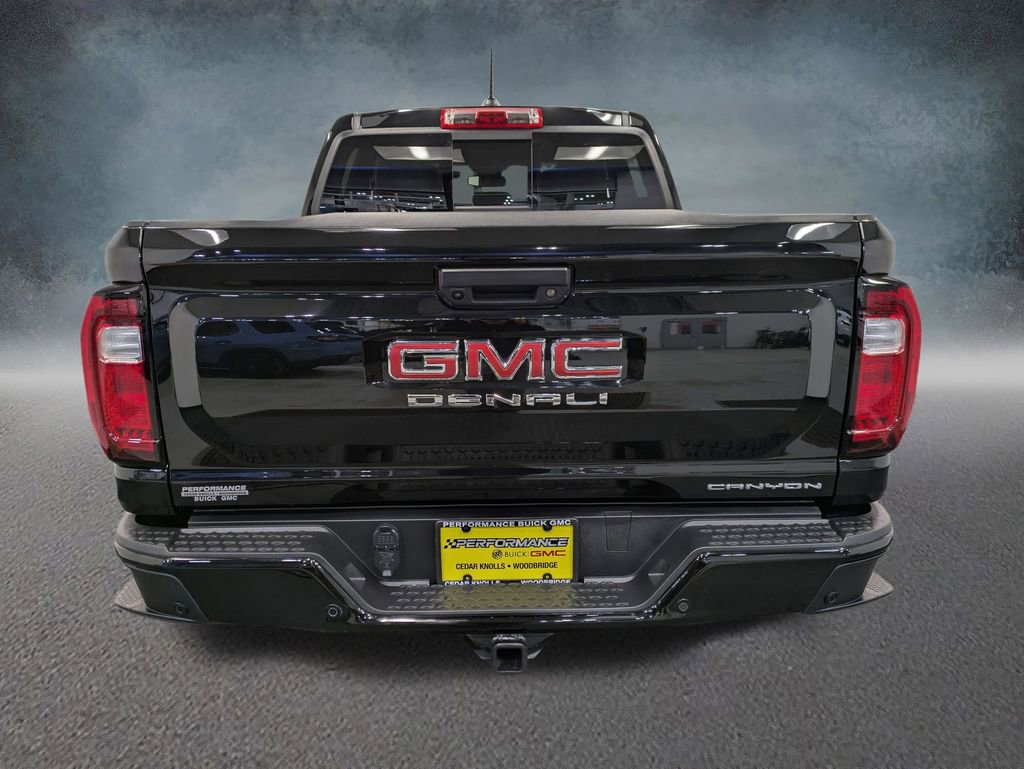 Used 2025 GMC Canyon Denali image 5