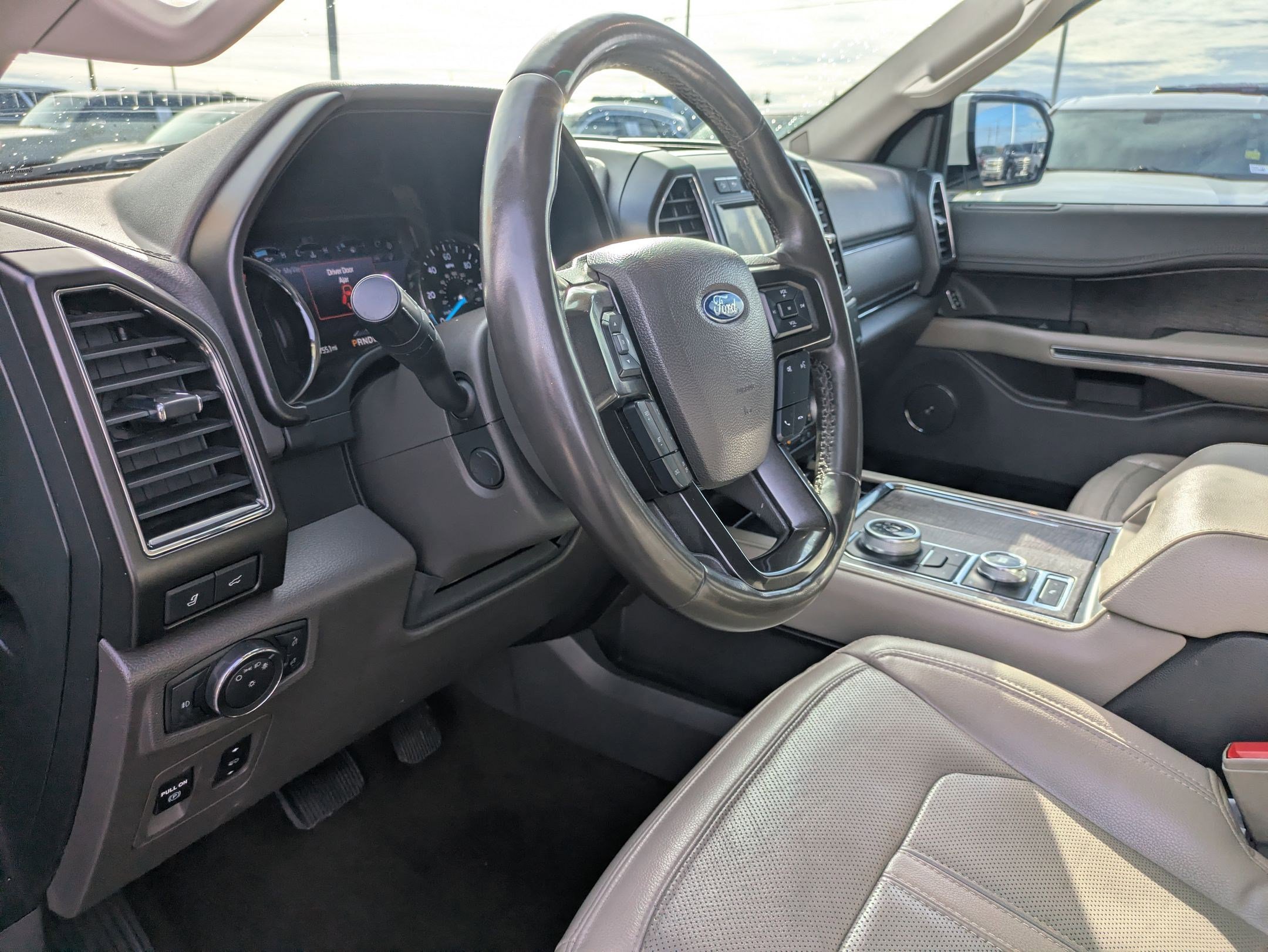 Used 2021 Ford Expedition Max Limited image 9