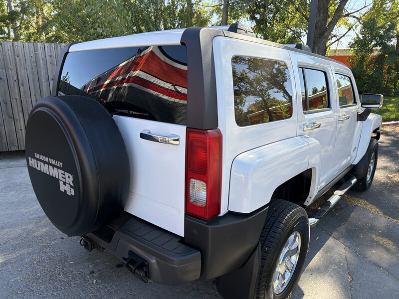 Used 2007 HUMMER H3 AWD/4WD image 8