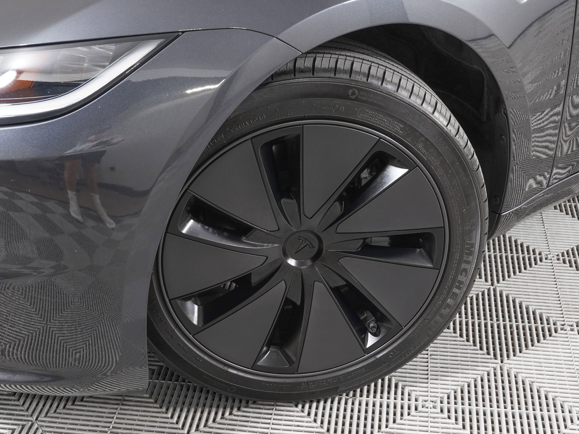 Used 2025 Tesla Model 3 Long Range image 32
