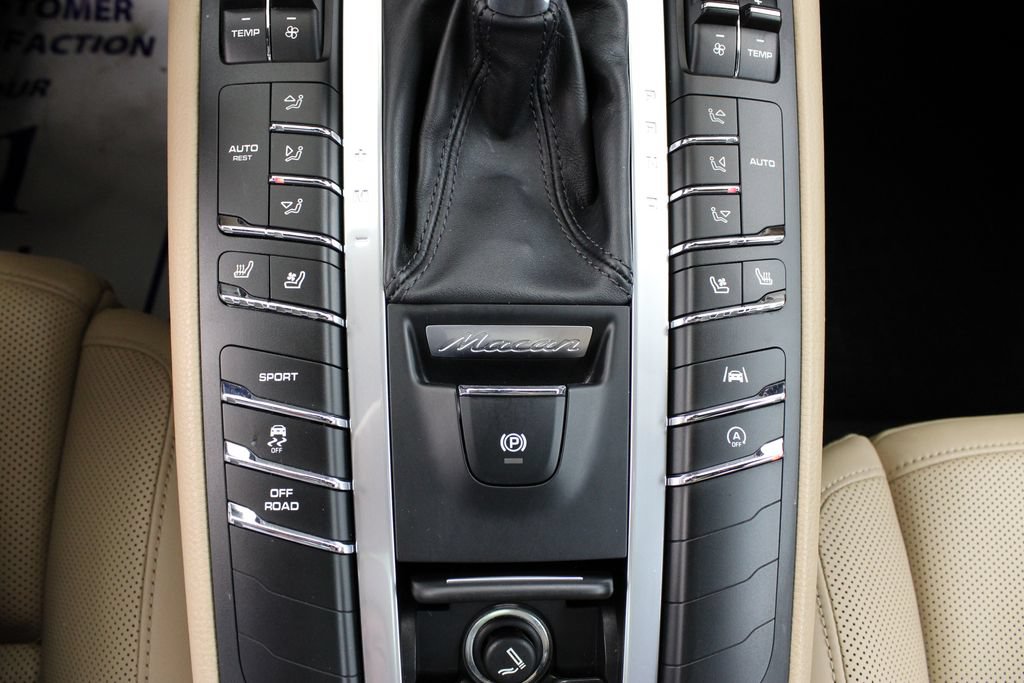 Used 2021 Porsche Macan S AWD/4WD image 32