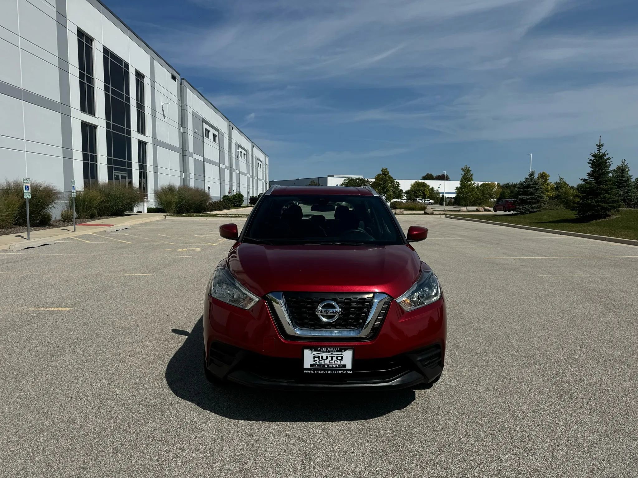 Used 2020 Nissan Kicks SV image 2