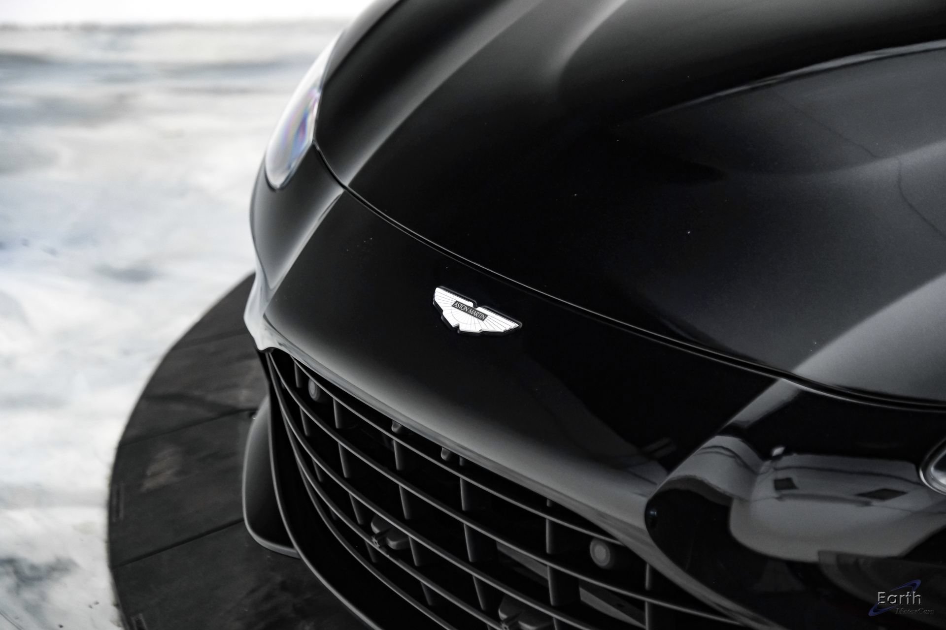 Used 2022 Aston Martin V8 Vantage Roadster RWD image 39