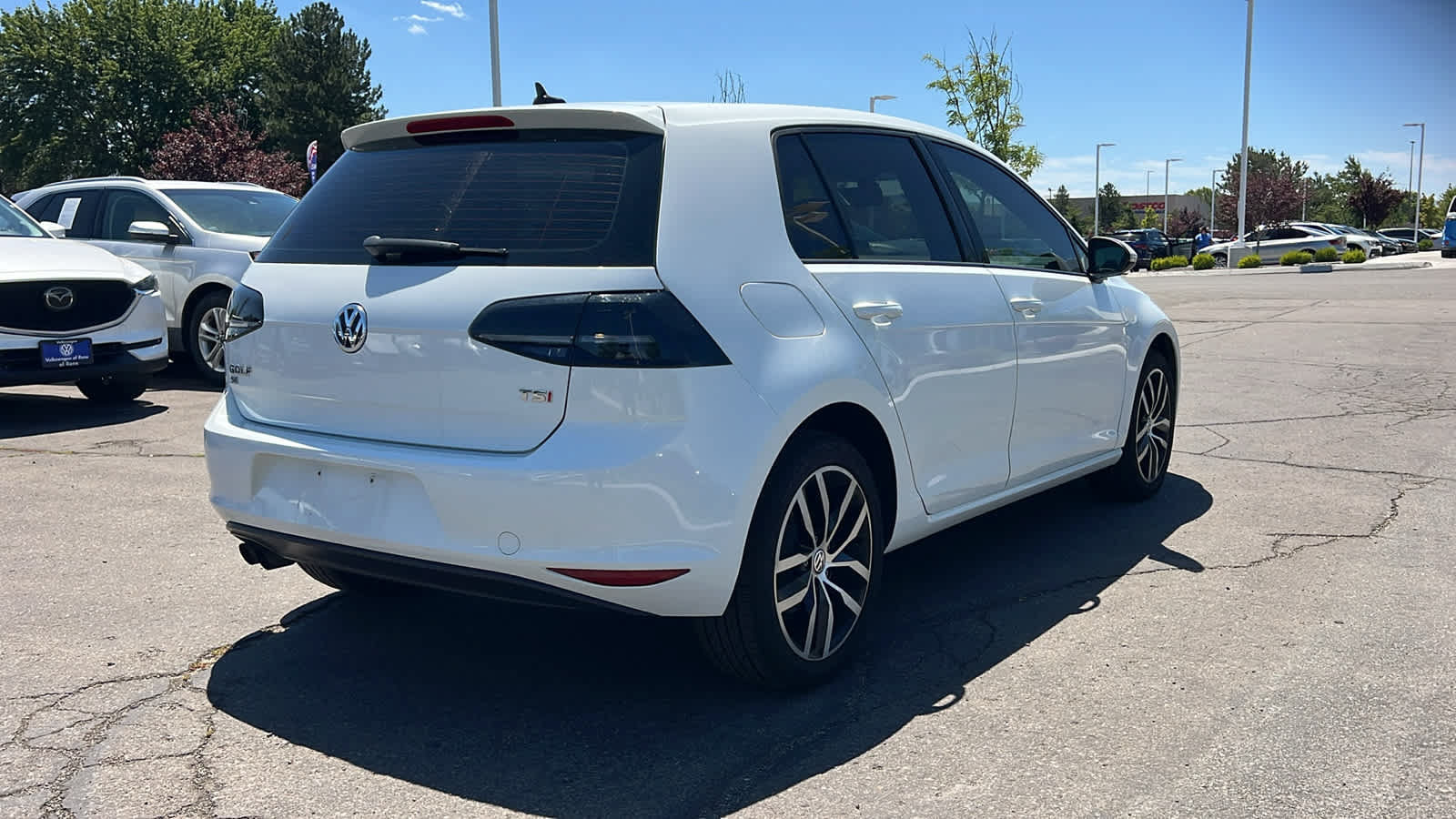 Used 2017 Volkswagen Golf SE FWD image 5