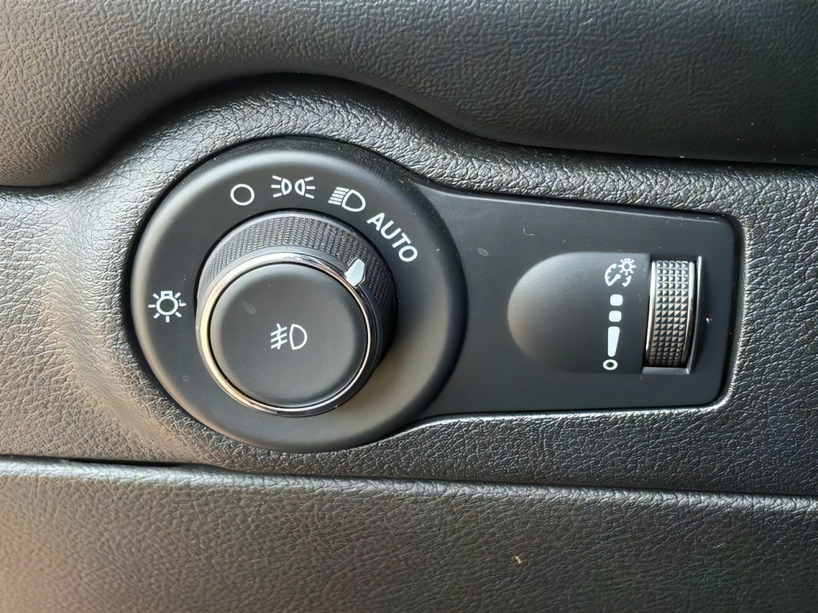 Used 2022 Dodge Durango GT w/ Blacktop Package RWD image 19
