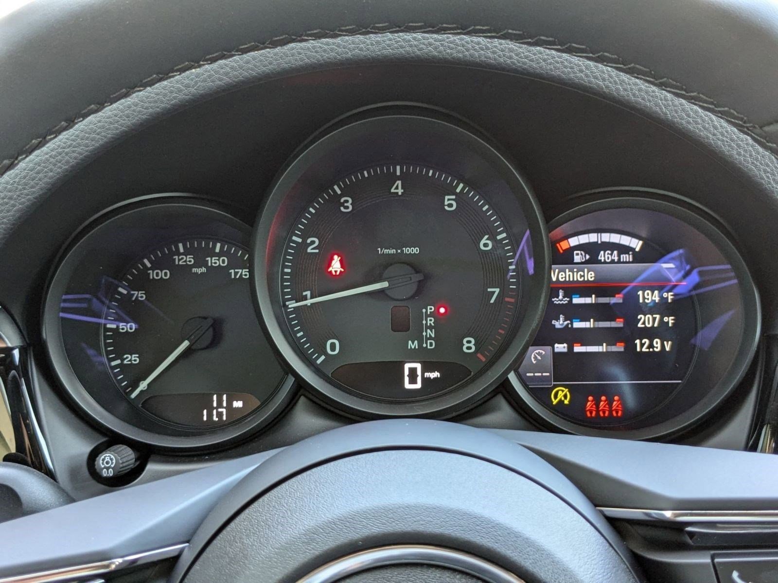Certified 2025 Porsche Macan AWD/4WD image 16