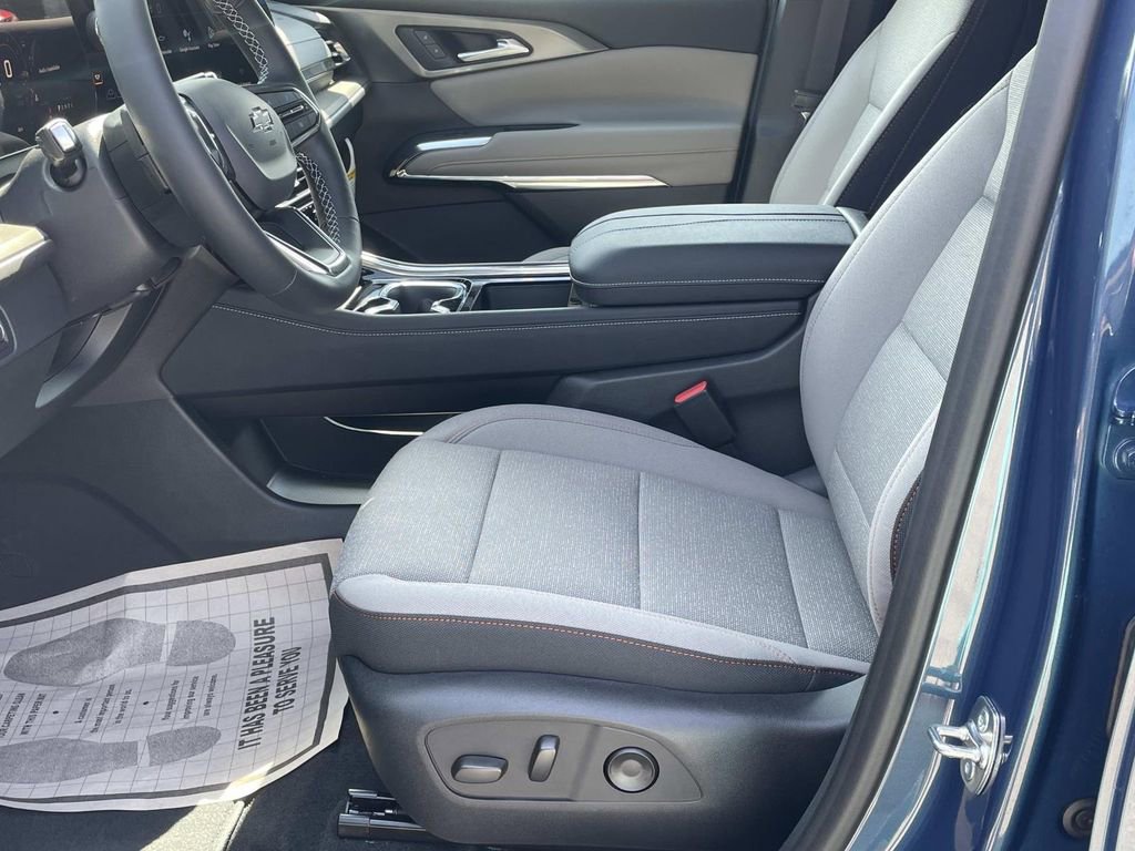New 2026 Chevrolet Traverse LT image 18