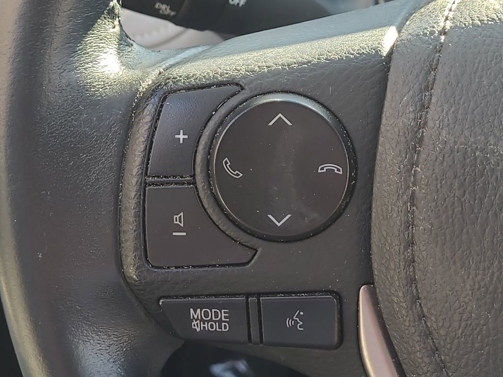 Used 2018 Toyota RAV4 XLE image 27