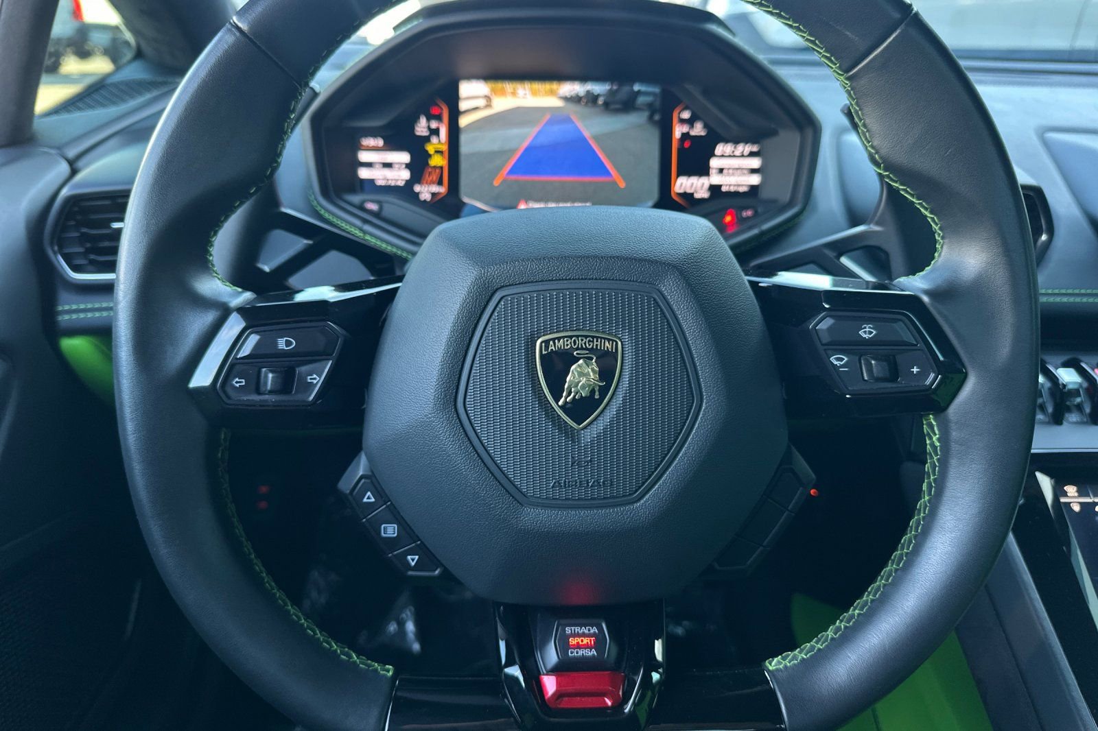 Used 2021 Lamborghini Huracan EVO image 23