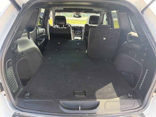 Used 2019 Jeep Grand Cherokee Laredo AWD/4WD image 33