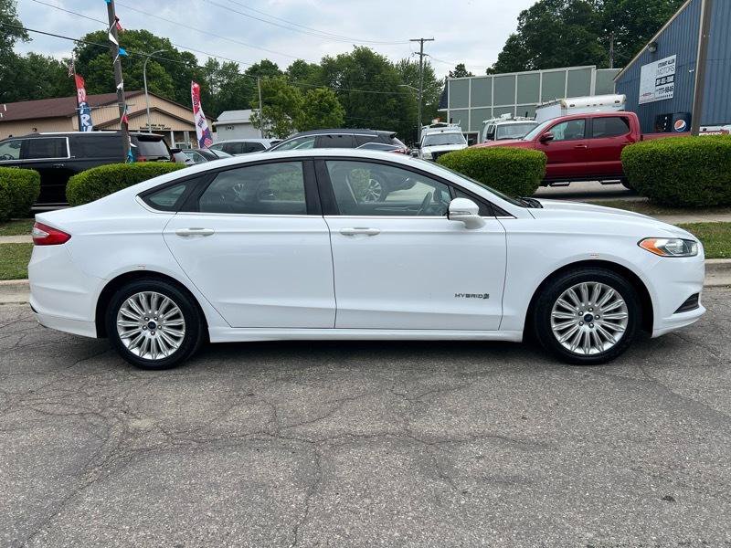 Used 2015 Ford Fusion SE FWD image 6