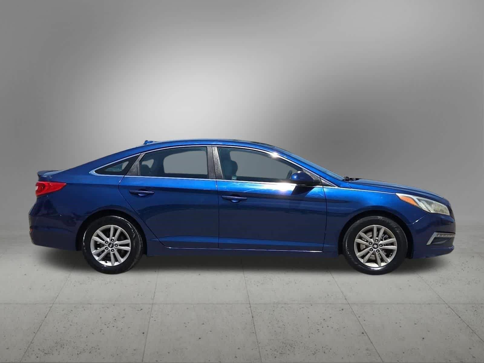 Used 2015 Hyundai Sonata SE w/ Option Group 09 FWD image 7