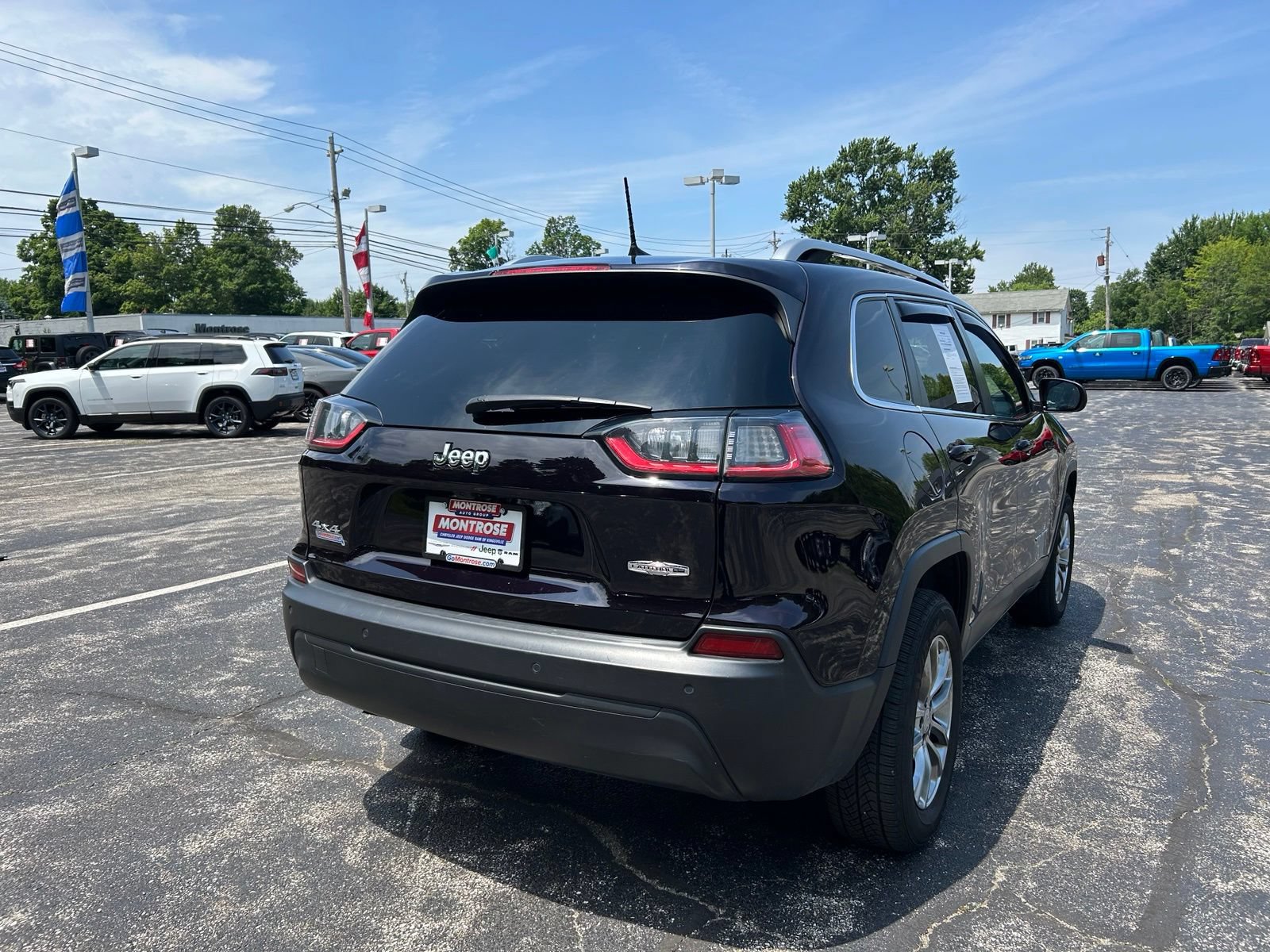 Used 2021 Jeep Cherokee Latitude Plus AWD/4WD image 7