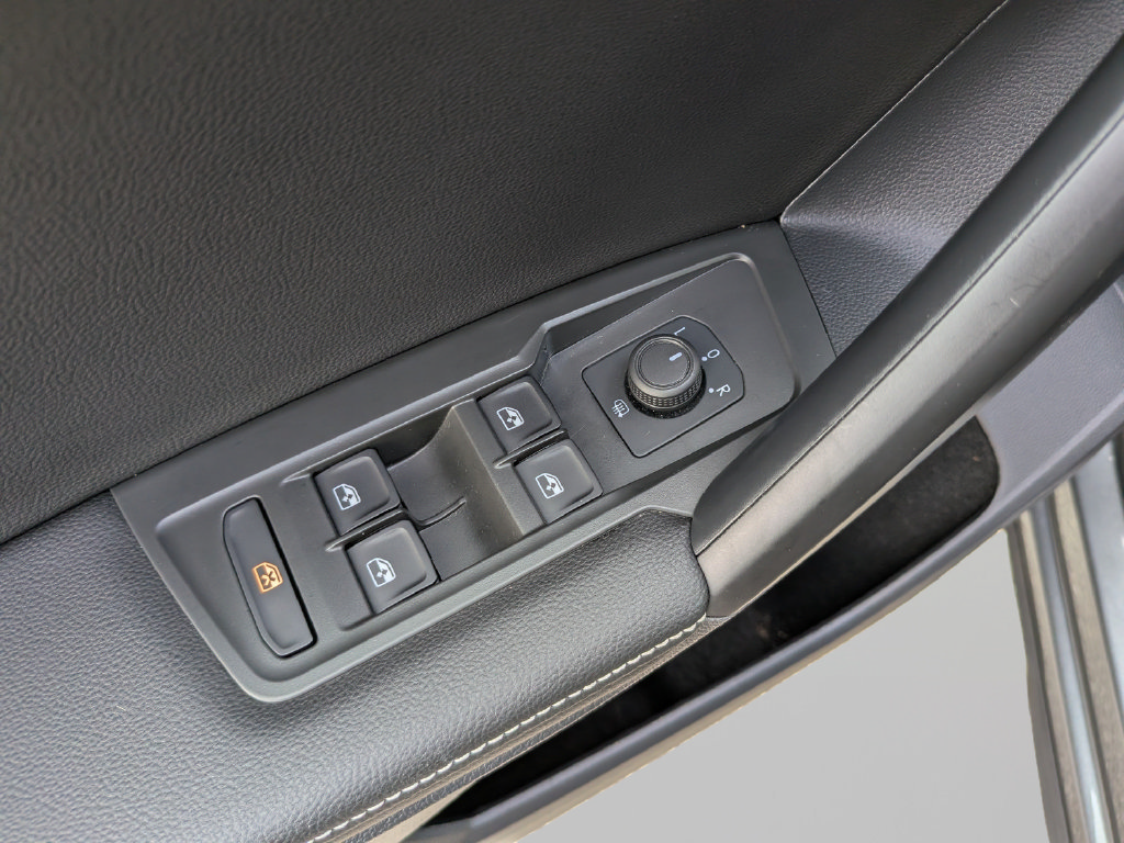 Certified 2024 Volkswagen Tiguan S FWD image 16