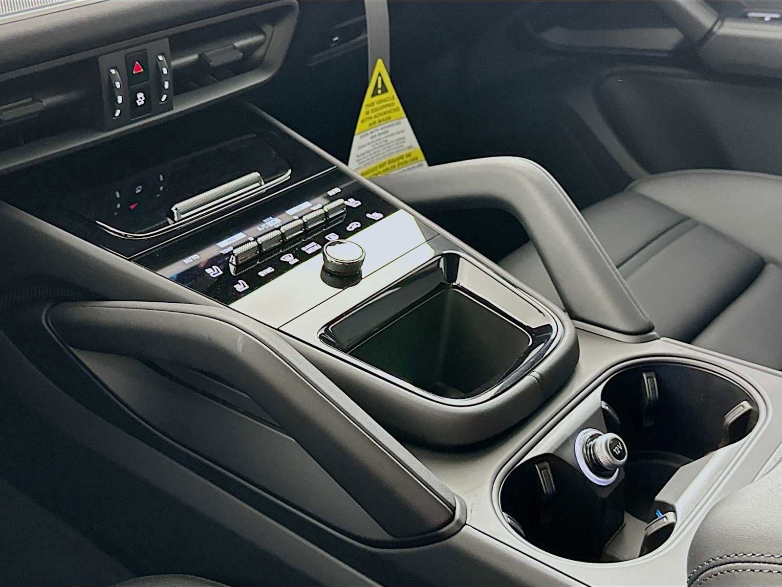 New 2026 Porsche Cayenne Coupe image 19