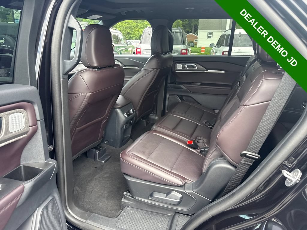 Used 2025 Ford Explorer Platinum AWD/4WD image 16