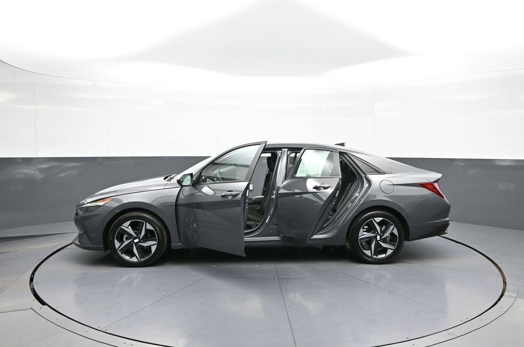 Certified 2023 Hyundai Elantra SEL w/ Convenience Package image 42