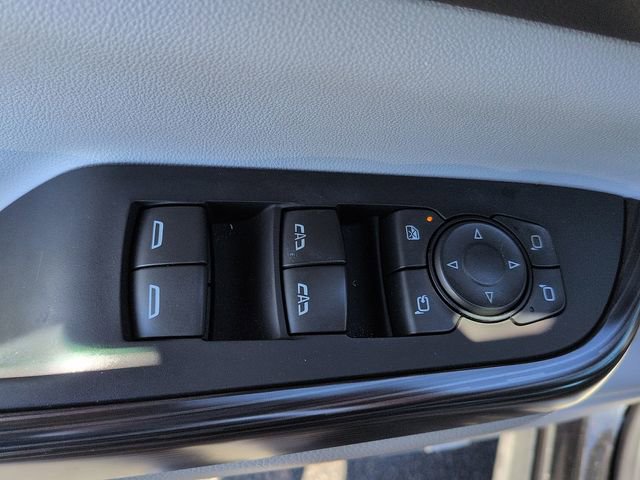 Used 2023 GMC Acadia SLT w/ Technology Package image 17