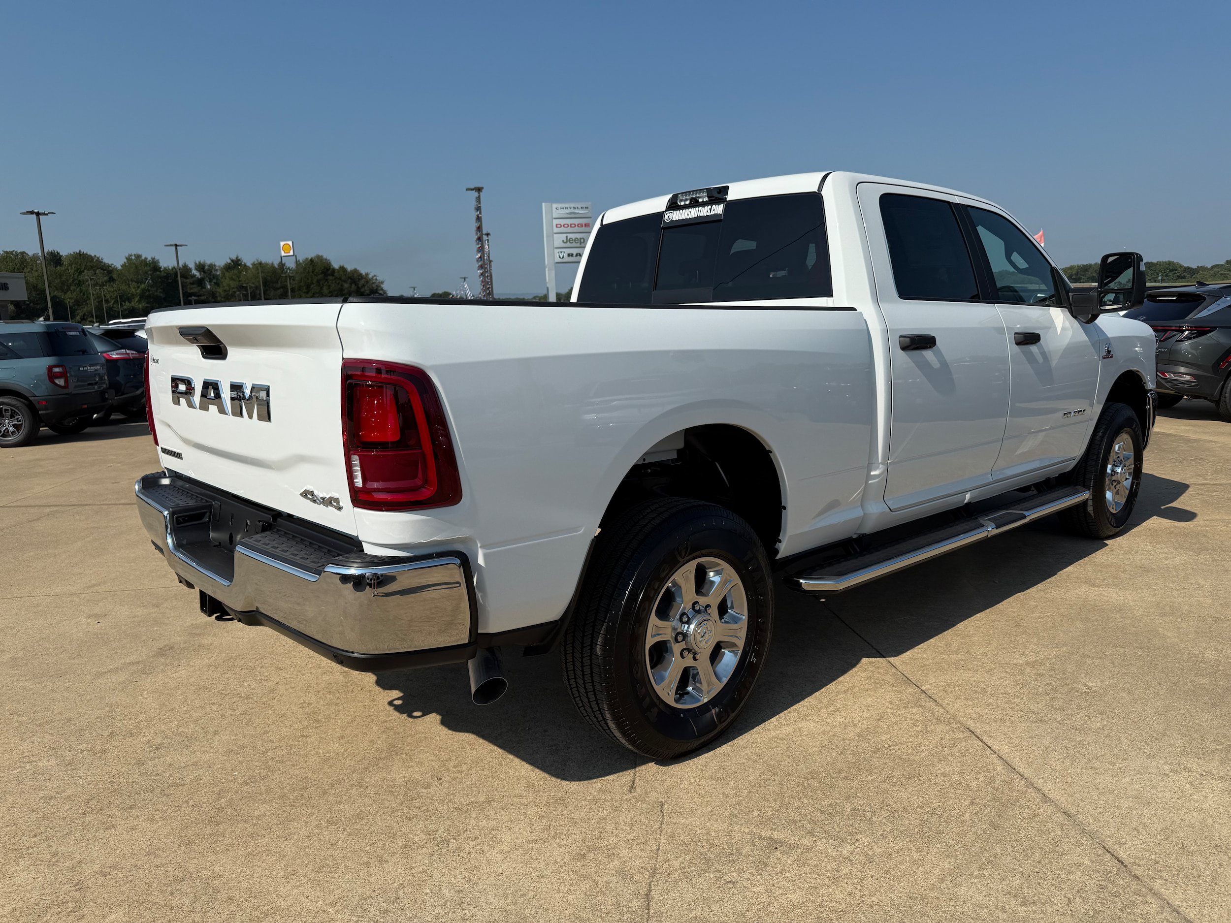 New 2026 RAM 2500 Big Horn AWD/4WD image 4