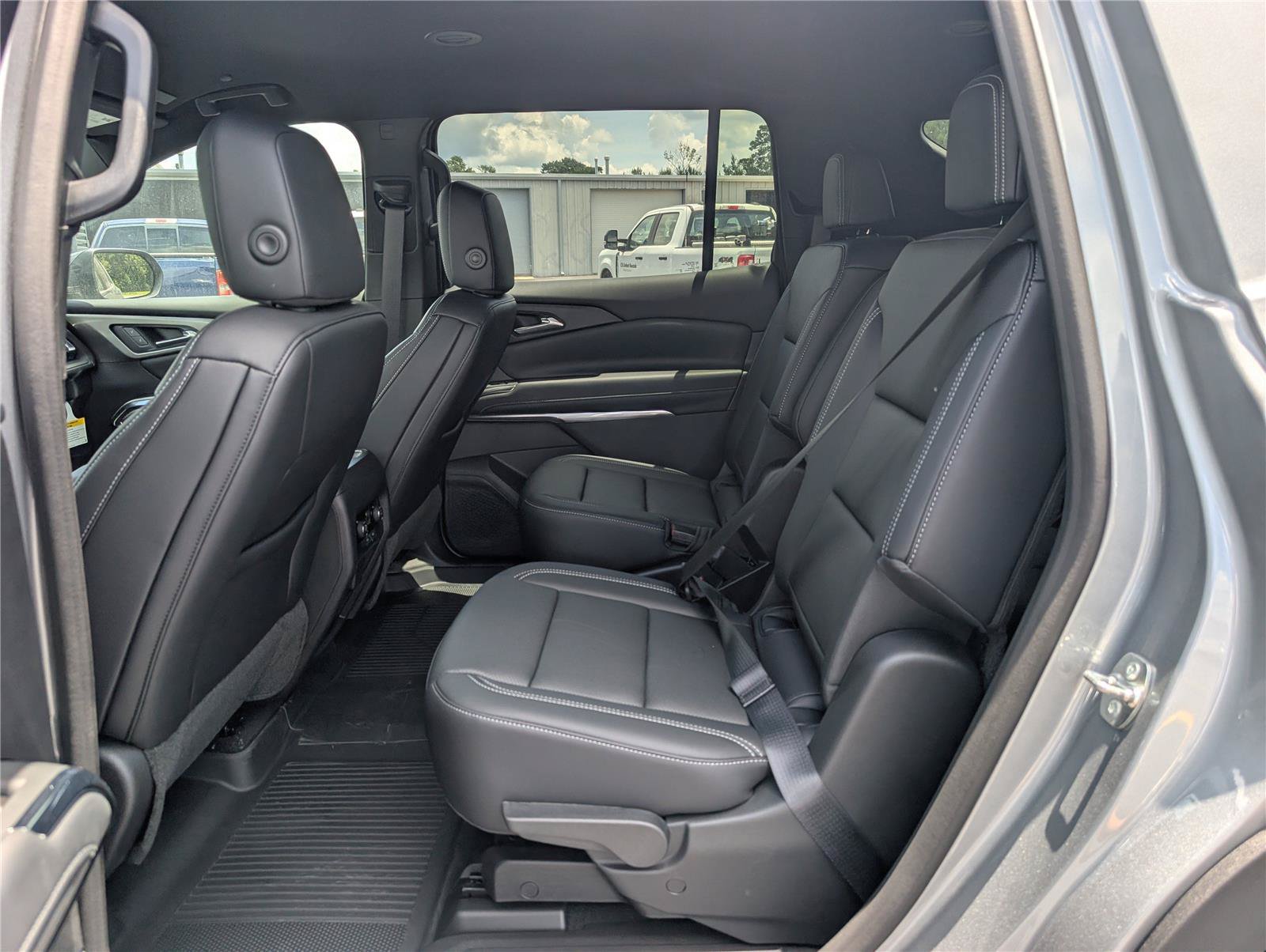 New 2026 Chevrolet Traverse LT w/ Driver Confidence Package FWD image 31