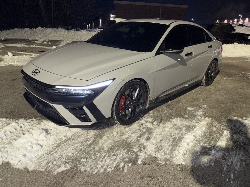 Used 2025 Hyundai Elantra N image 3