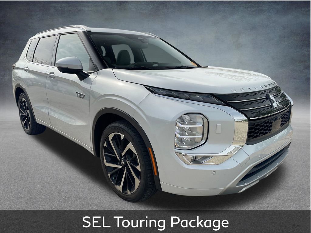 Used 2023 Mitsubishi Outlander SEL AWD/4WD image 2