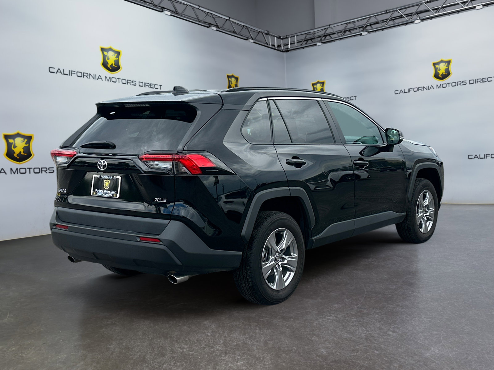 Used 2025 Toyota RAV4 XLE FWD image 5