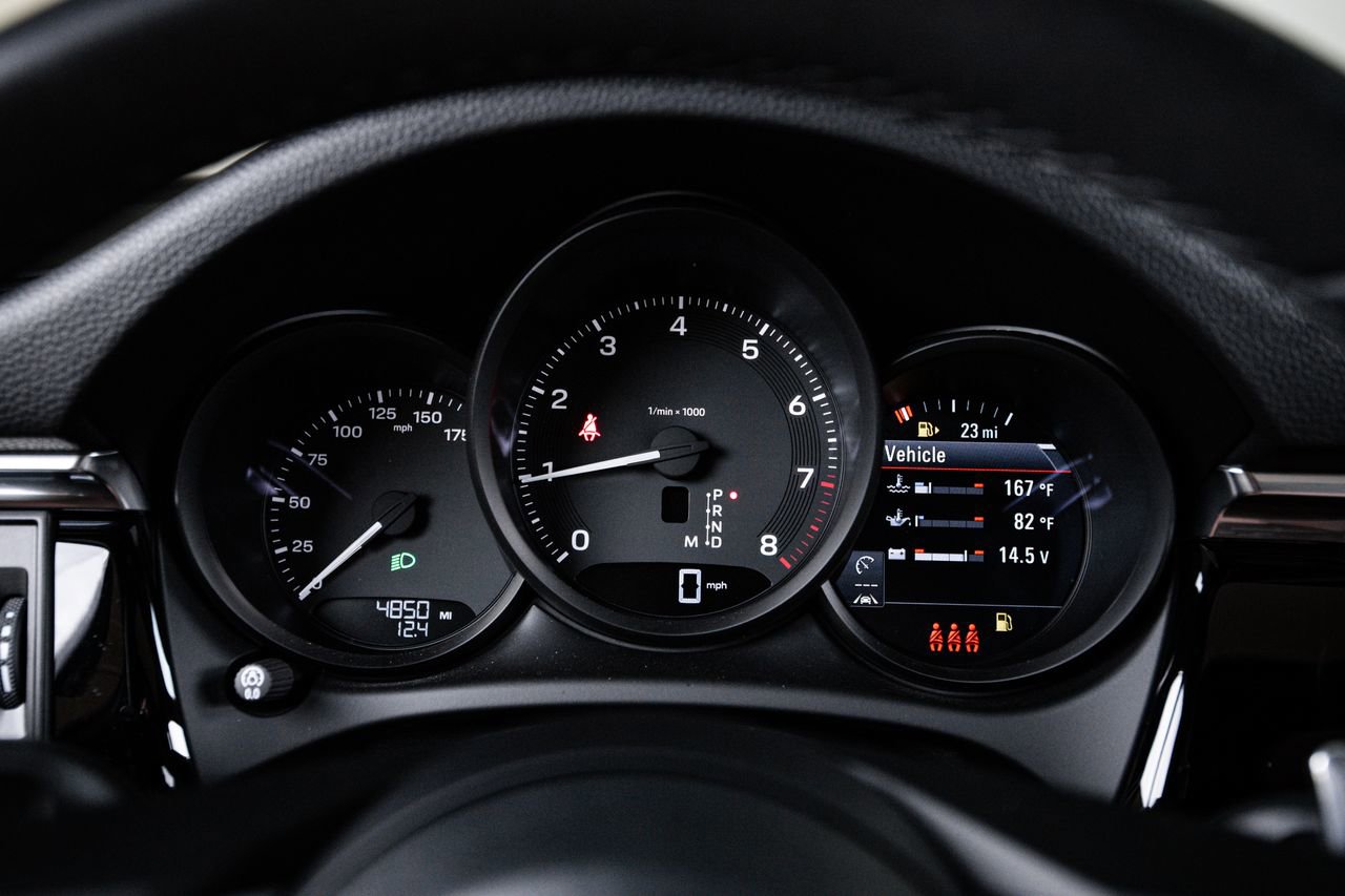 Certified 2026 Porsche Macan AWD/4WD image 15
