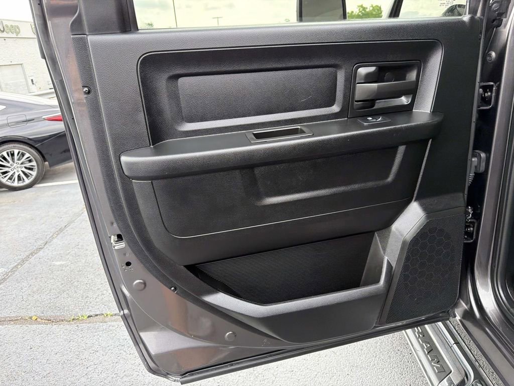 Used 2024 RAM 2500 Tradesman w/ Chrome Appearance Group AWD/4WD image 14