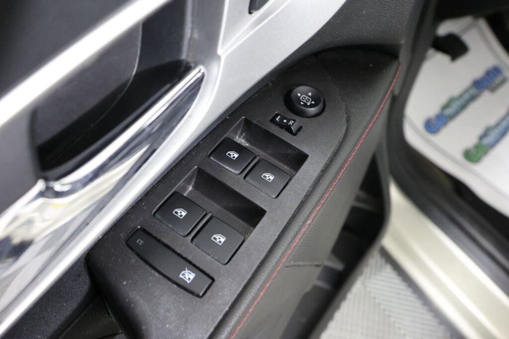 Used 2015 Chevrolet Equinox LT image 28