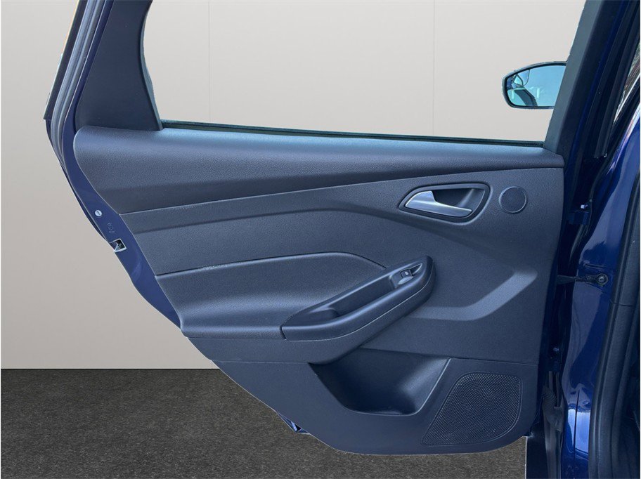 Used 2017 Ford Focus SEL FWD image 30