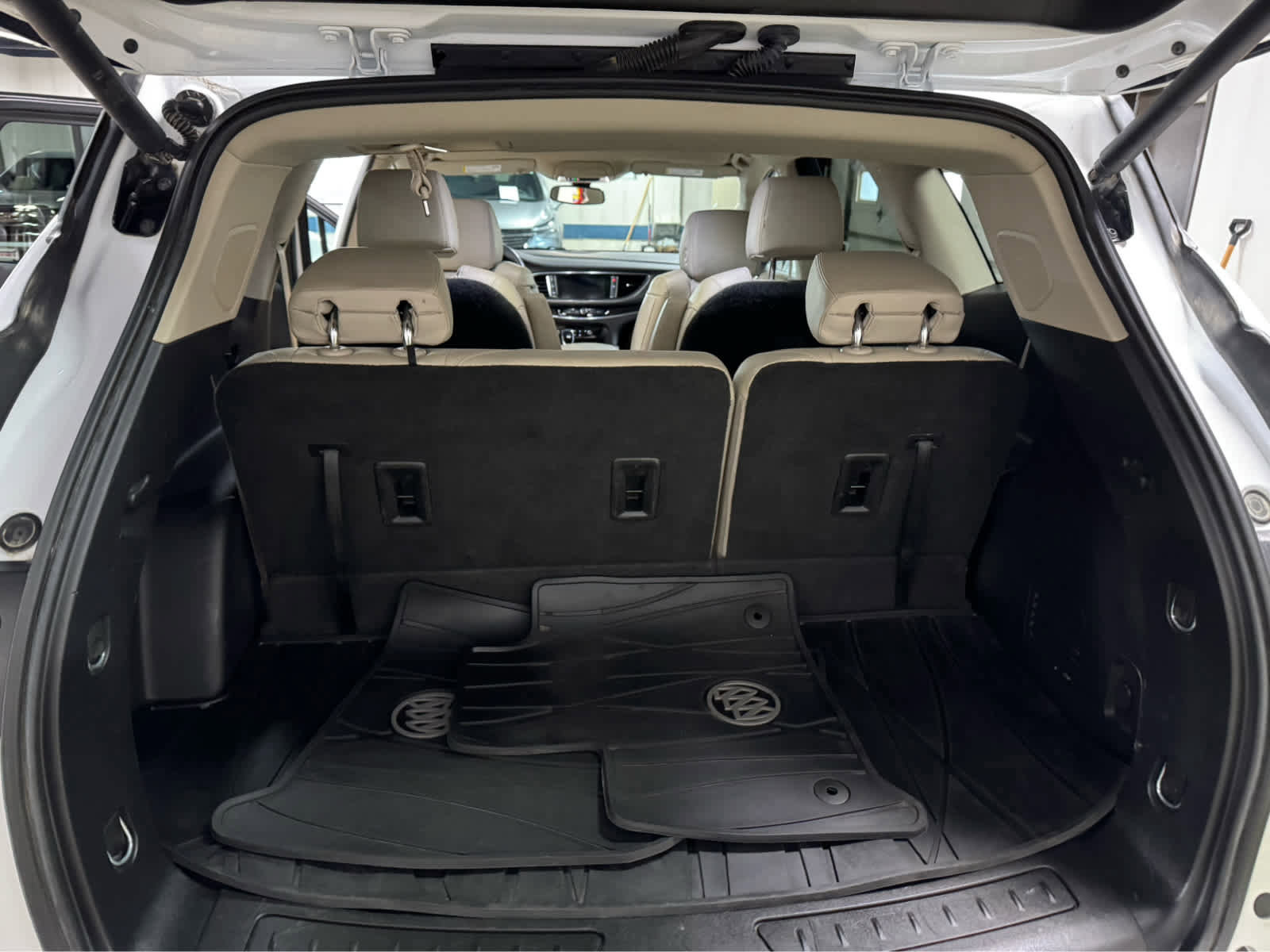 Used 2020 Buick Enclave Essence w/ Sound and Sites Package AWD/4WD image 13