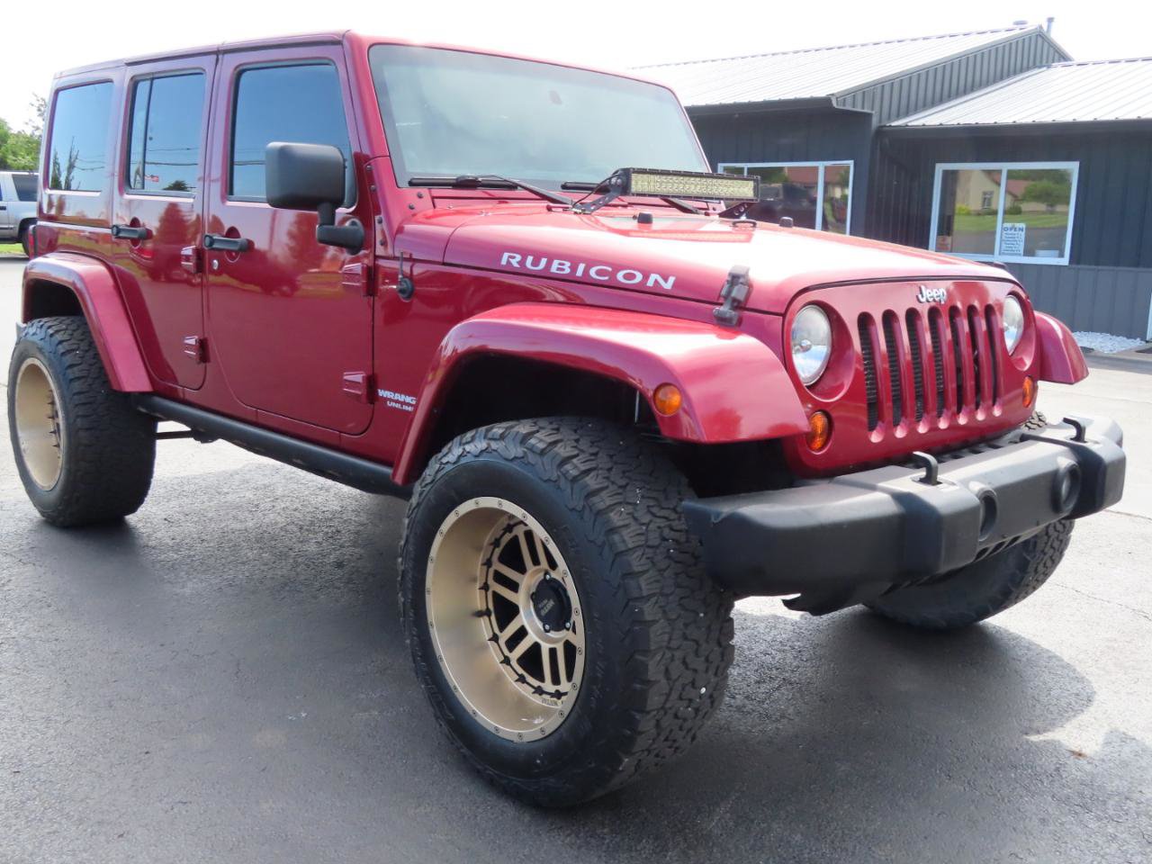 Used 2013 Jeep Wrangler Unlimited Rubicon w/ Dual Top Group AWD/4WD image 23