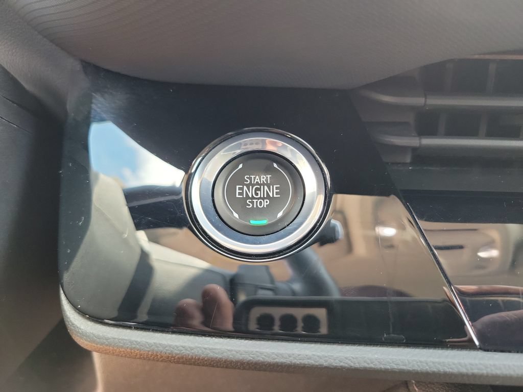 Used 2024 Buick Envision Preferred AWD/4WD image 28