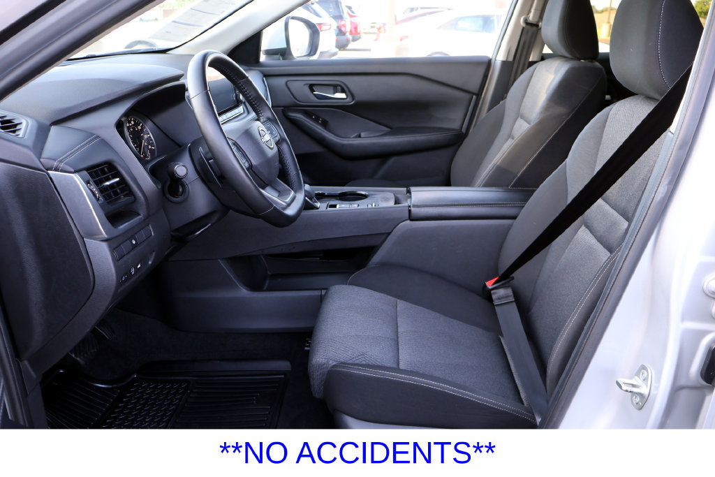 Used 2025 Nissan Rogue SV FWD image 26
