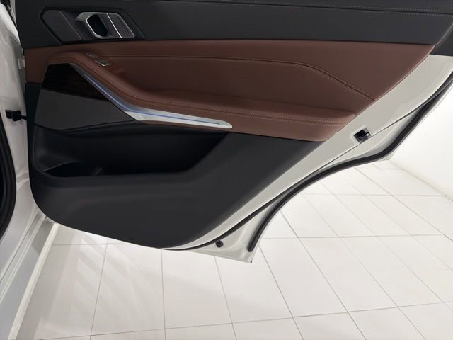 Used 2026 BMW X7 xDrive40i w/ Premium Package image 23