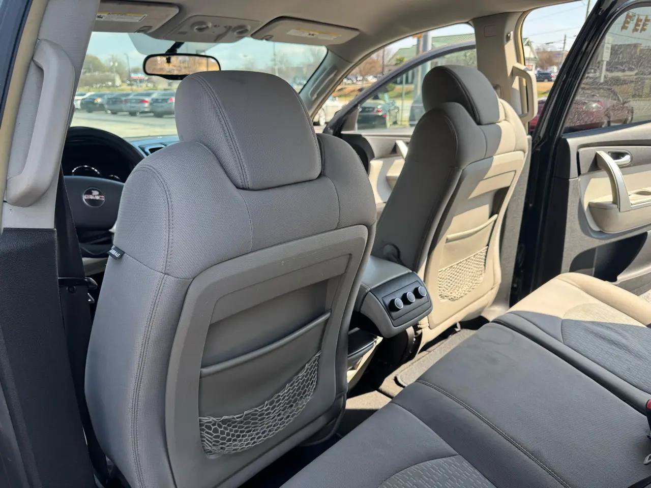 Used 2007 GMC Acadia SLE w/ Preferred Package FWD image 13