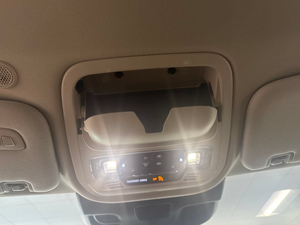 Used 2023 Lincoln Aviator 2WD w/ Premium Package image 17