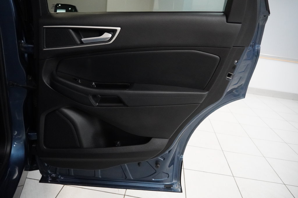 Used 2018 Ford Edge SEL w/ Equipment Group 201A AWD/4WD image 20