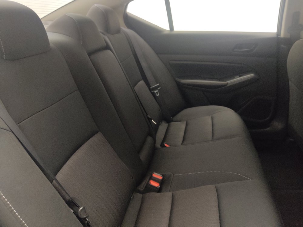 Used 2024 Nissan Altima 2.5 SV FWD image 19