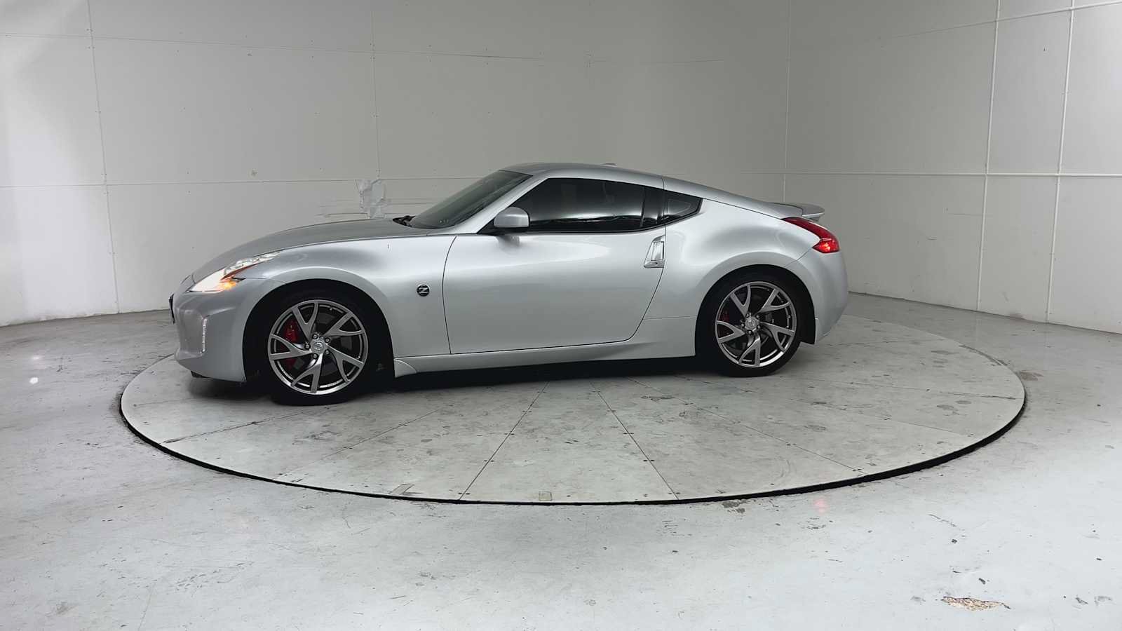 Used 2013 Nissan 370Z Touring w/ Sport Pkg RWD image 5