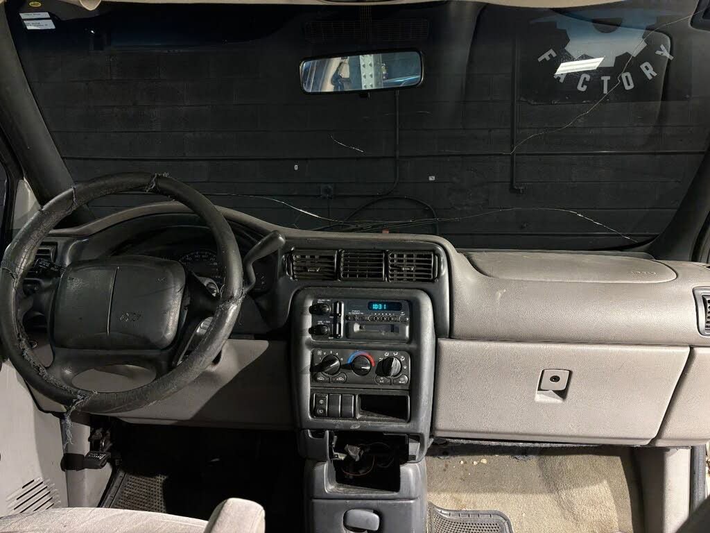 Used 1999 Chevrolet Venture image 9
