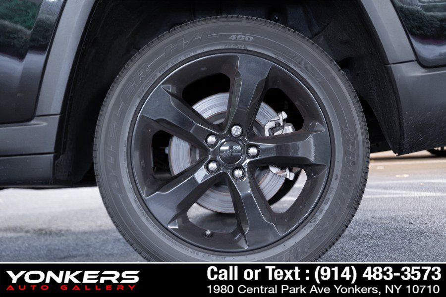 Used 2023 Jeep Grand Cherokee L Laredo AWD/4WD image 12