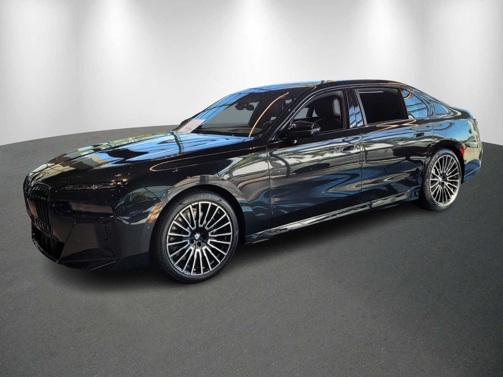 New 2026 BMW 740i w/ Executive Package image 3