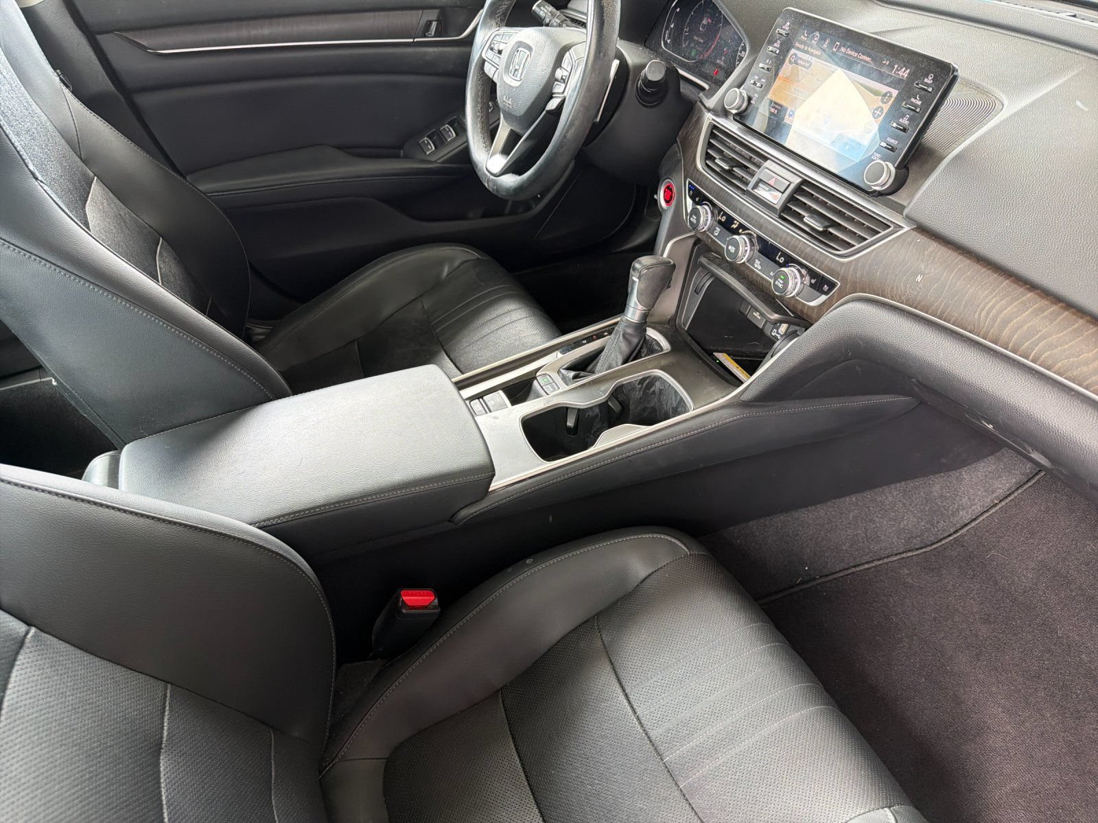 Used 2018 Honda Accord Touring image 14
