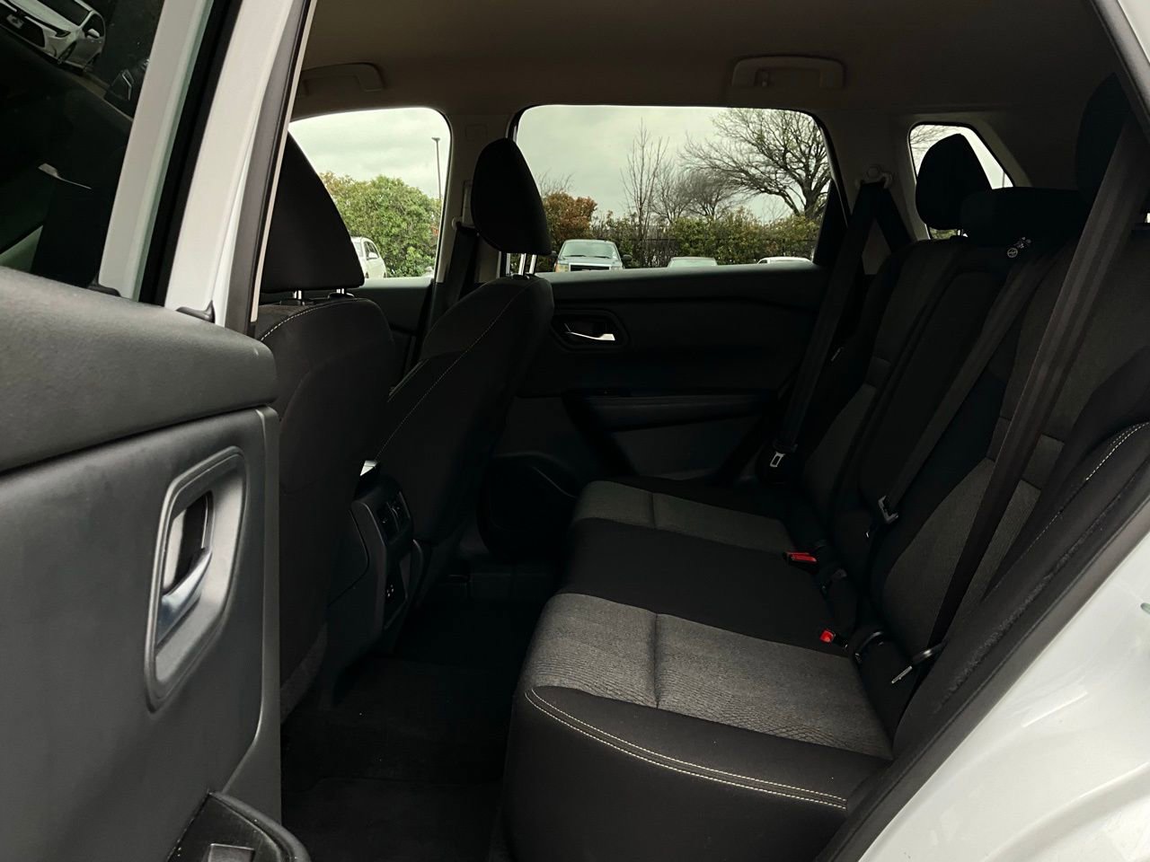 Used 2025 Nissan Rogue SV image 12