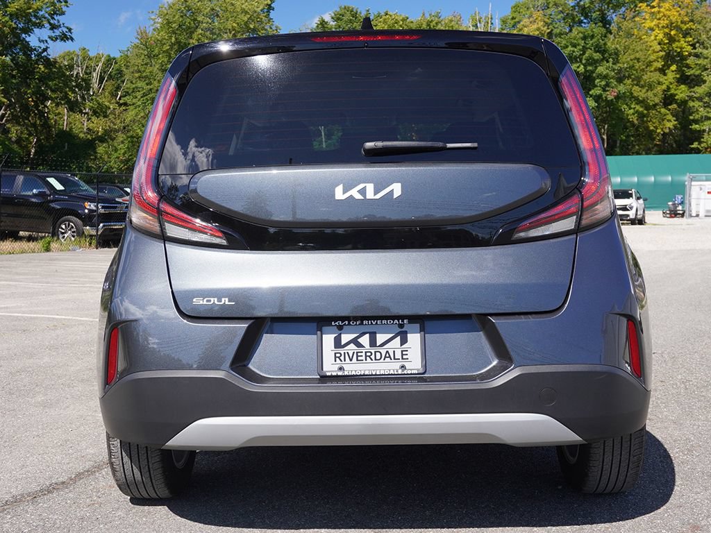 Used 2025 Kia Soul LX w/ LX Technology Package FWD image 11