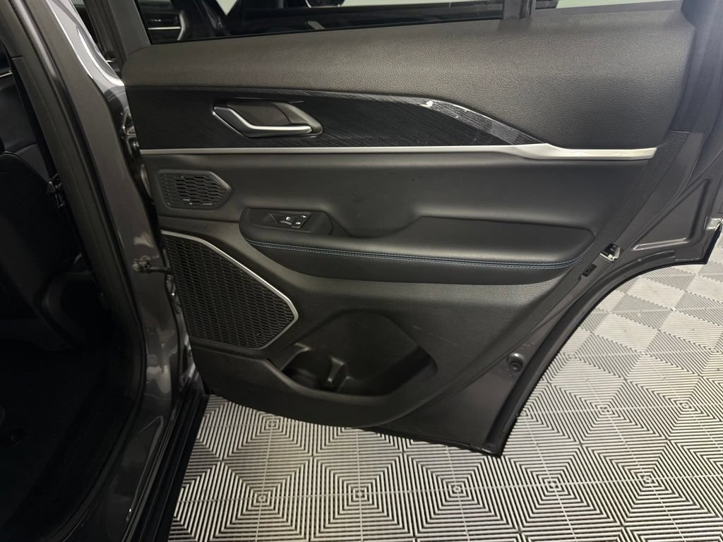 Used 2023 Jeep Grand Cherokee Trailhawk AWD/4WD image 30