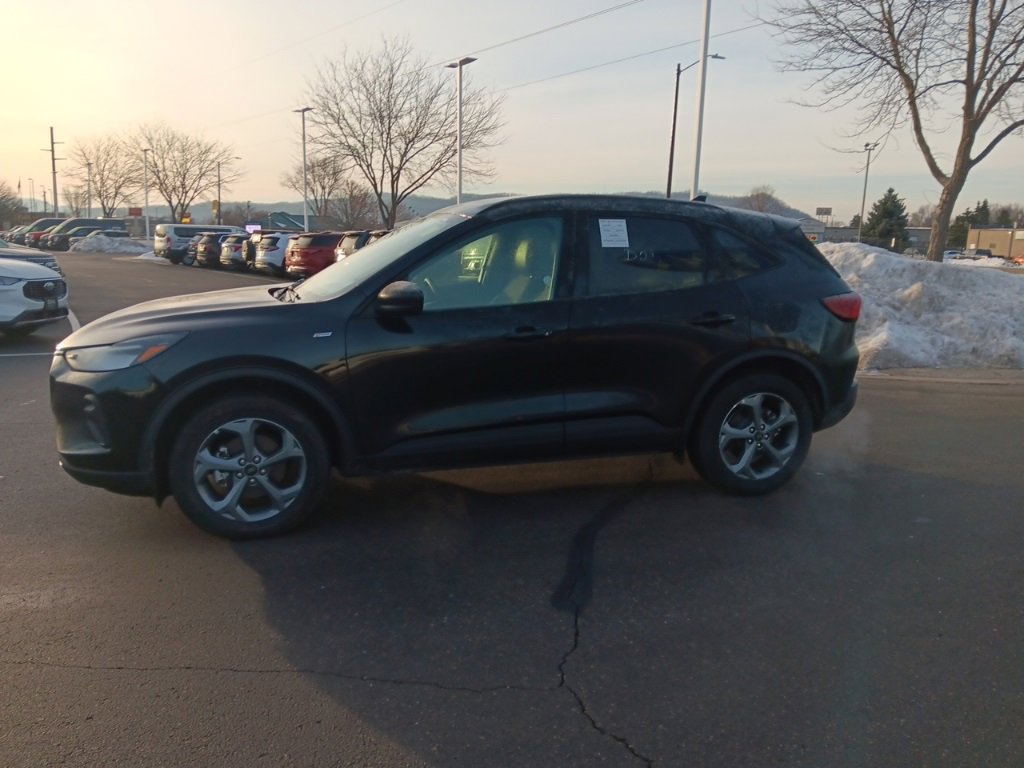 Used 2025 Ford Escape ST-Line image 15